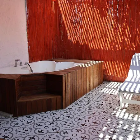 Ala Alacati Hotel *
